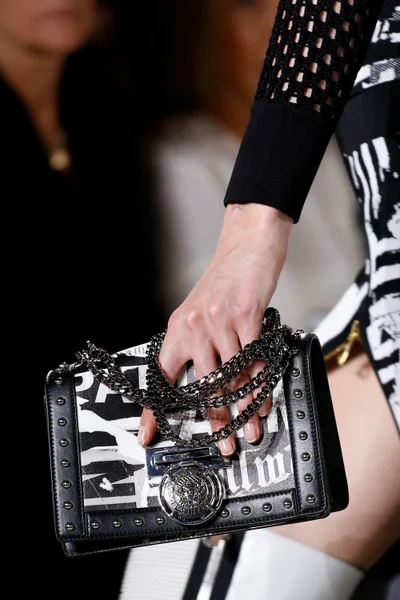 Look 25